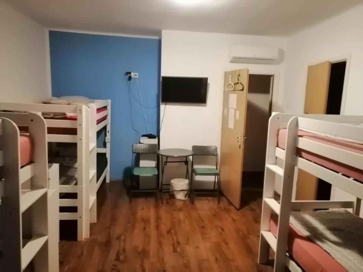 Hostel Kvarner- Private Rooms & Dorms Rijeka Exterior foto